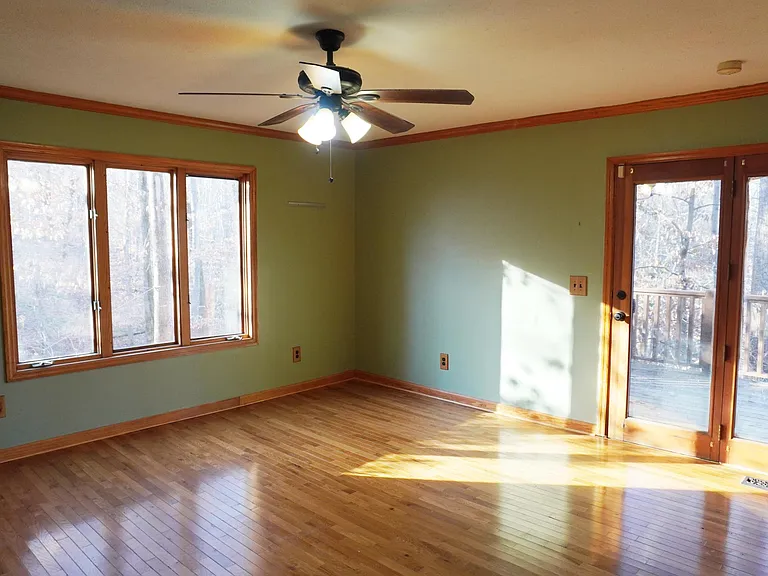 219 Merrylog Ln — Photo 15