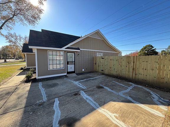2nd image of 3311 Barbwood Dr