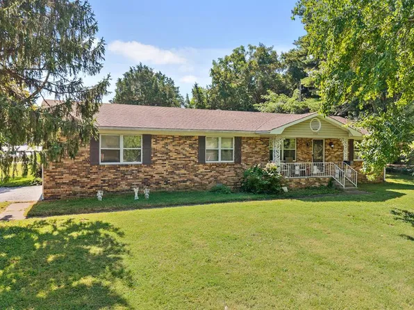 308 Hillaire Dr, Hopkinsville, KY 42240