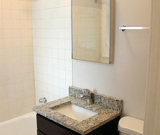3rd image of 2100 W Ainslie St #21101N