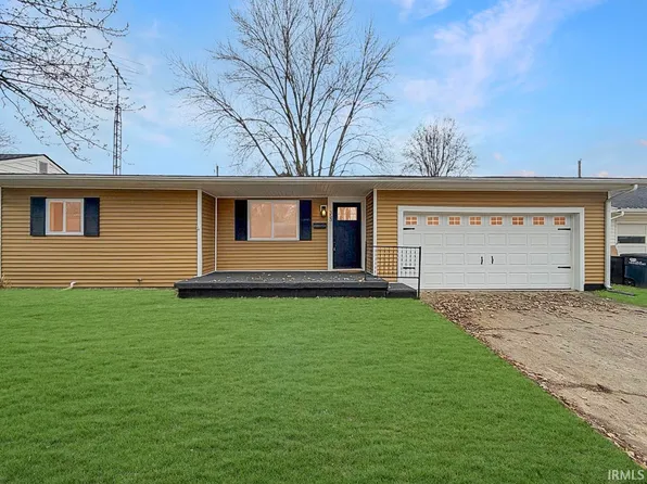 353 Brightwood Dr, Frankfort, IN 46041