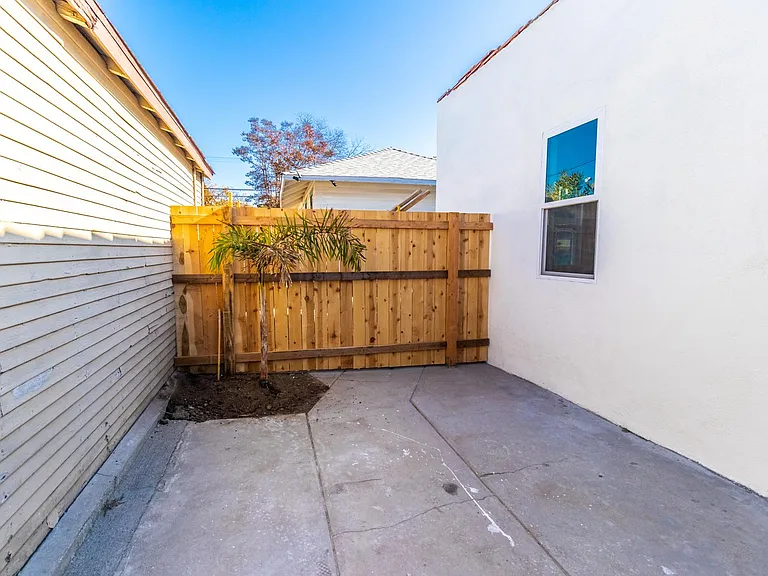 3949 Langford St — Photo 16