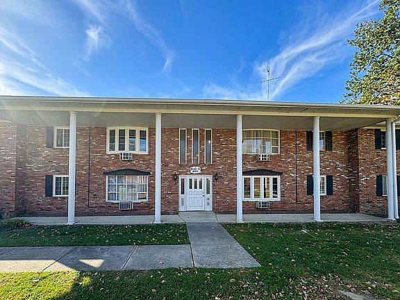 2nd image of 8190 Deepwood Blvd Unit 7