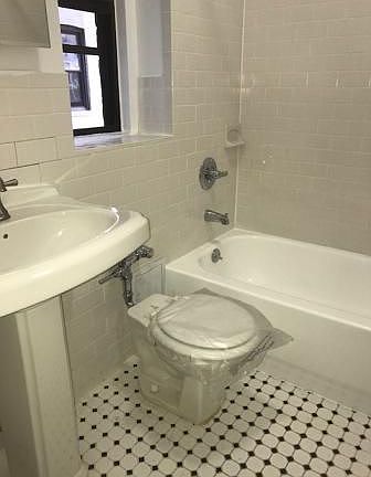 3rd image of 109 W 94th St #2F