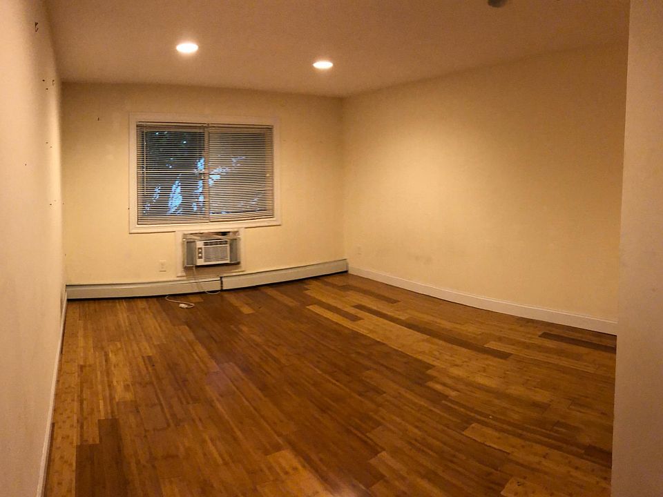 1st image of 434 Riverdale Ave