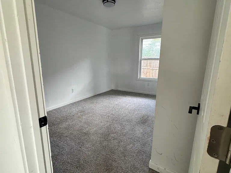 1411 NE Euclid St — Photo 8
