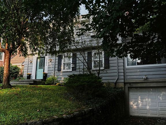 3rd image of 3502 Victoria Pl