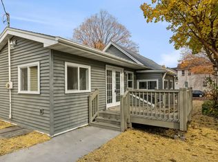 1209 Woodbridge St, Saint Paul, MN 55117