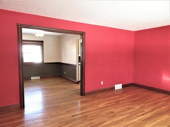 5th image of 6135 Darby Ln