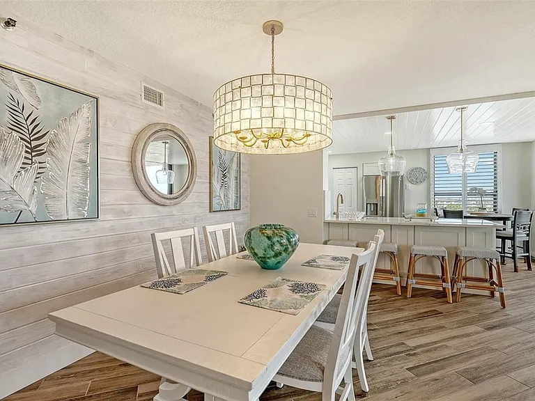 Bahia Del Mar Cir — Photo 12