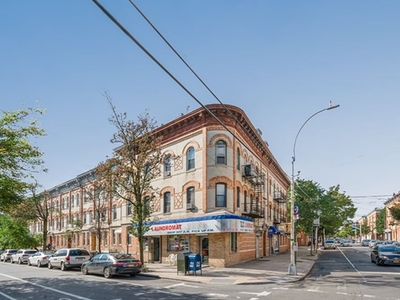 5733 Catalpa Ave, Ridgewood, NY, 11385