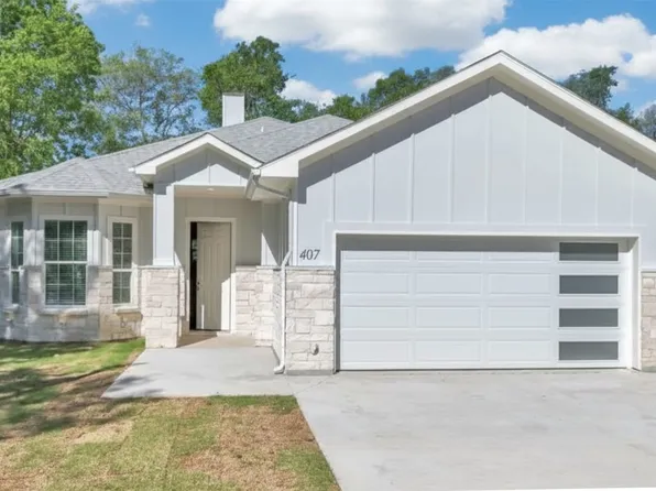 407 Henderson St, Bonham, TX 75418