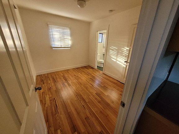 3rd image of 1009 4th Ave #1009
