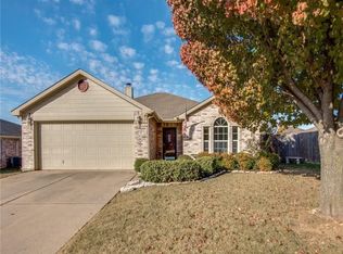 104 Hampton Ct, Rhome, TX 76078