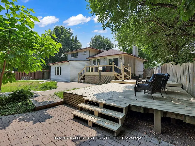 16 Wedgeport Pl — Photo 42