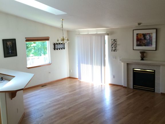 5th image of 9309 NE 14th Way