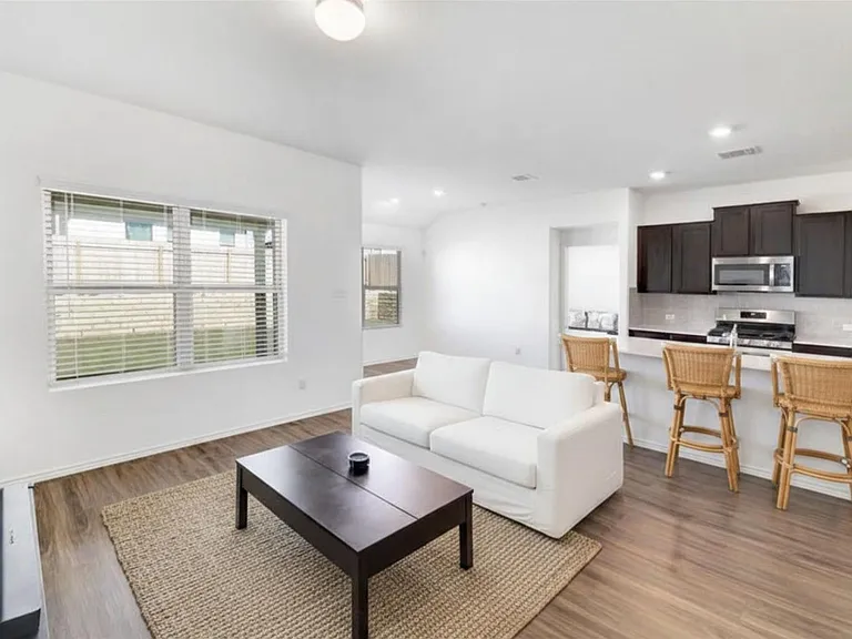 21416 Bird Wing Dr — Photo 3