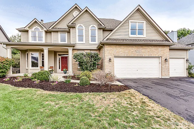 2319 Waterbury Cir photo 1