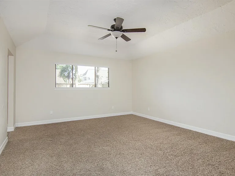 2716 Pine Cone Ln — Photo 16