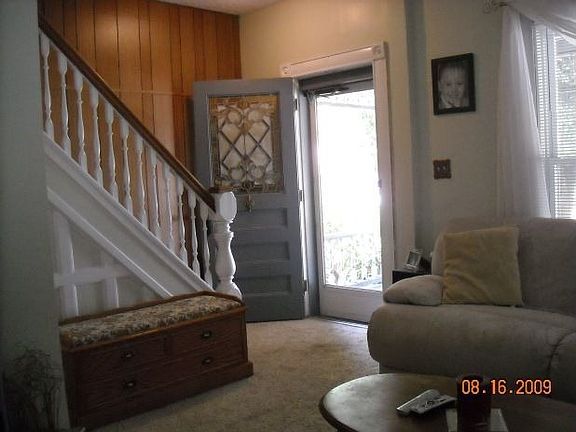 3rd image of 136 Wilson Pl