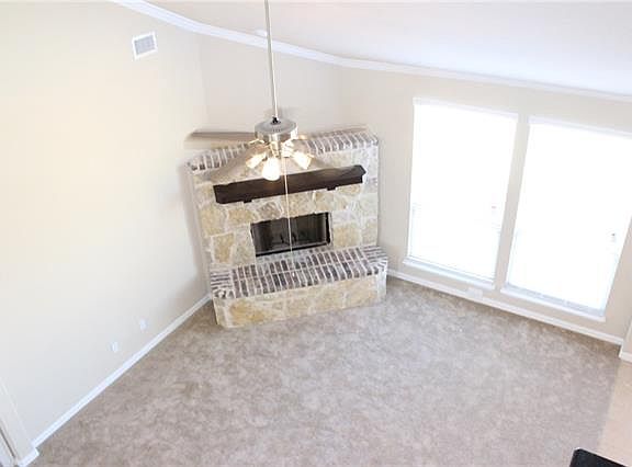 3rd image of 3755 Venice Dr