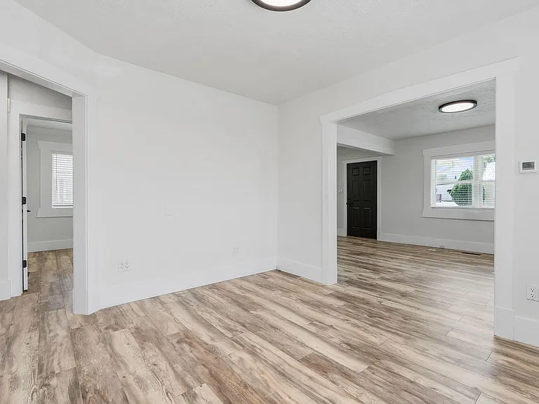 478 W 200 N — Photo 12