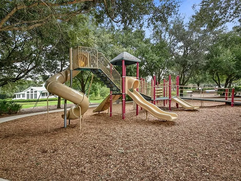 11709 Clubhouse Dr — Photo 44