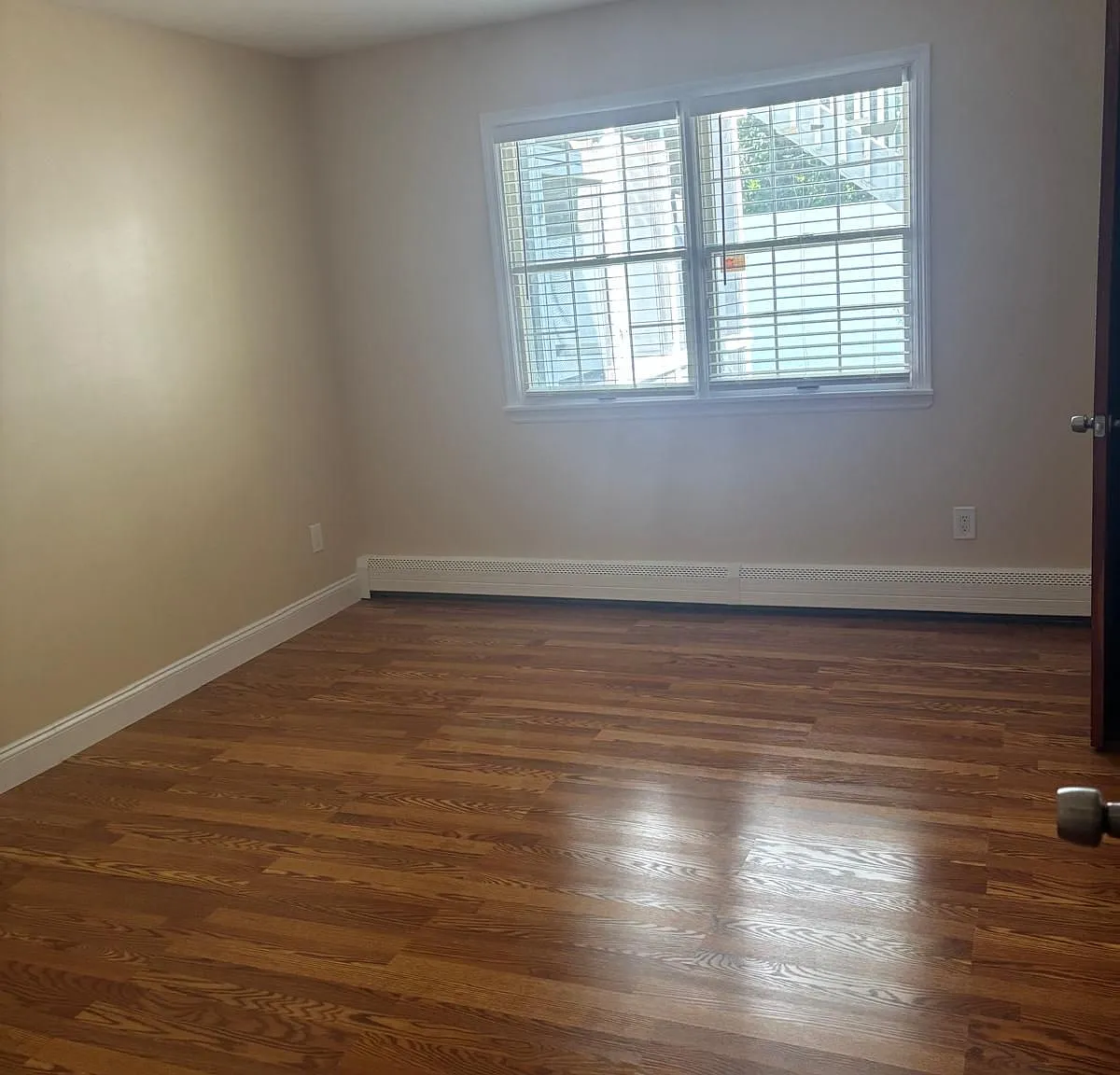 3 bed, 1500 sqft, $3,467 — Photo 2
