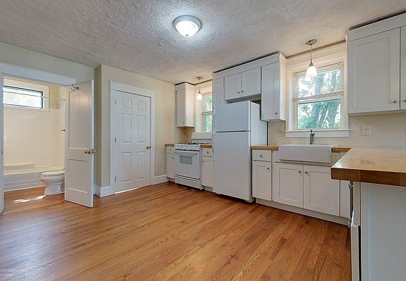 3rd image of 3 Homer St #2