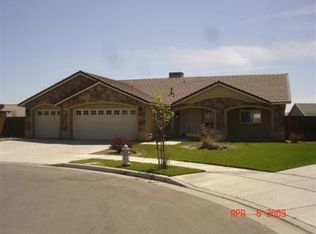 535 S 18th St, Kerman, CA 93630