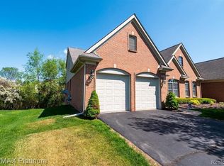 7644 Brookdale Ct, Brighton, MI