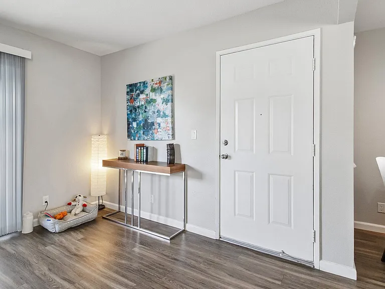 Terra House Apartments — Photo 36