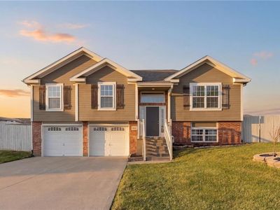 1505 Emerald Way, Warrensburg, MO, 64093