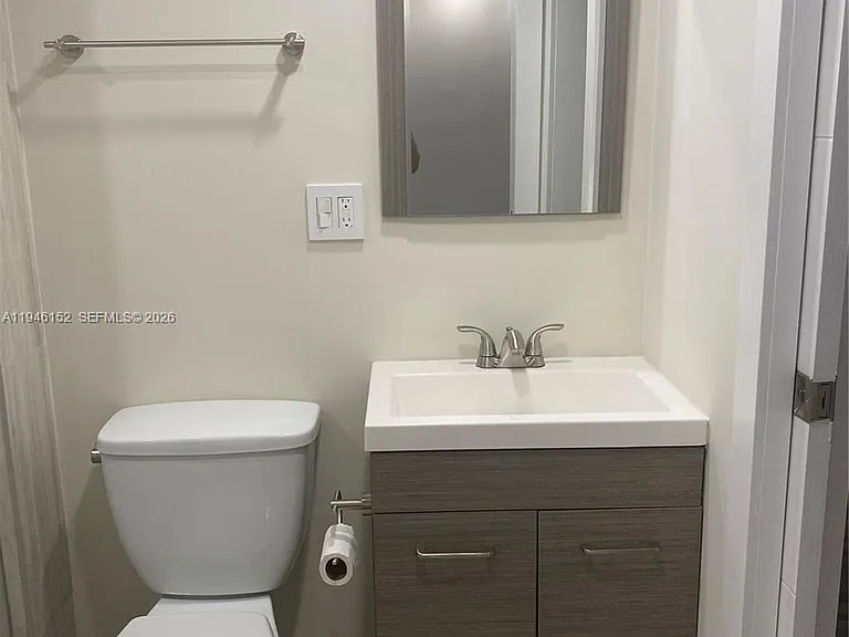 2575 SW 27th Ave #212 — Photo 8