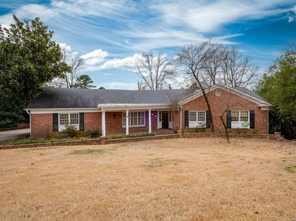 8 Robinwood Dr, Little Rock, AR 72227