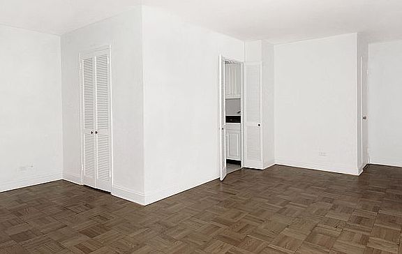 3rd image of 230 E 79th St APT 4C