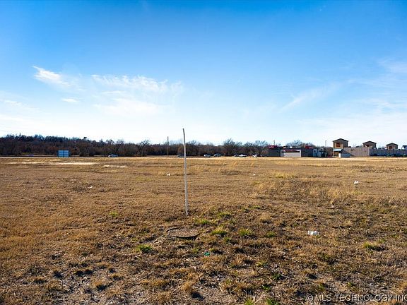 2nd image of 3 S 282nd East Ave