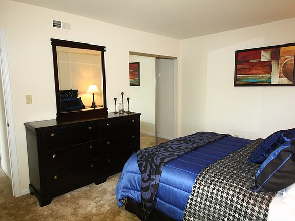 2nd image of 1167 Olive Lake Dr APT J