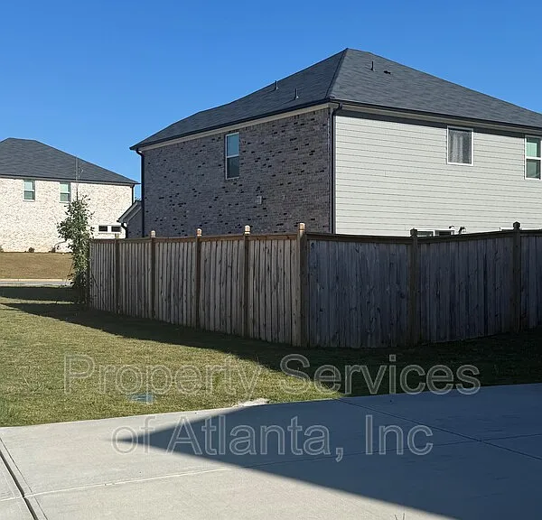 6900 Newcastle Ct — Photo 3