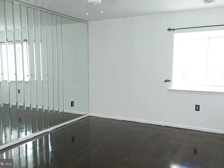 210 James Ct — Photo 20