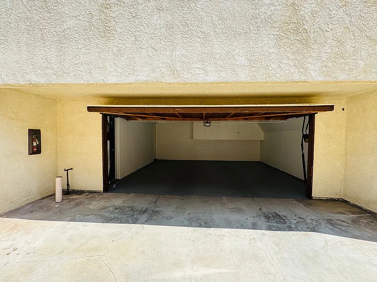 327 La France Ave #E — Photo 25
