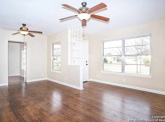3rd image of 354 Schmeltzer Ln