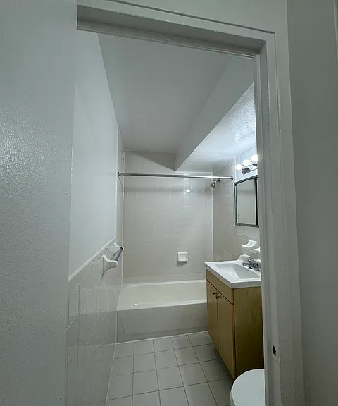 280 Marin Blvd #19F — Photo 12