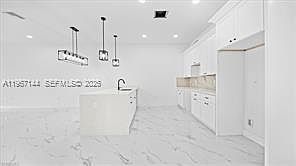 4th image of 1009/1011 NE 15th Ln