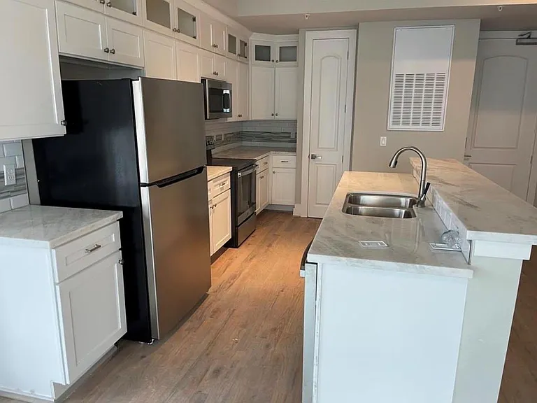 2727 Houston Ave #205 — Photo 7