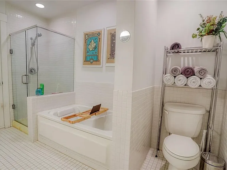 245 N Highland Ave NE #411 — Photo 6