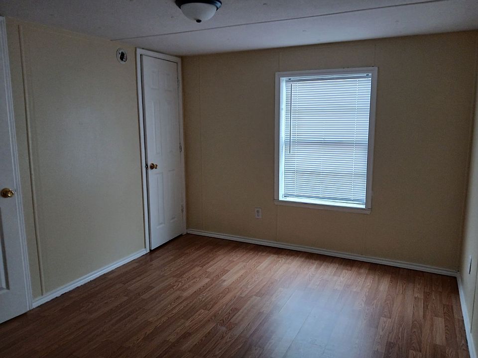 1st image of 4 Danube Dr