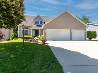 1013 Pine Meadows Ct, Normal, IL 61761