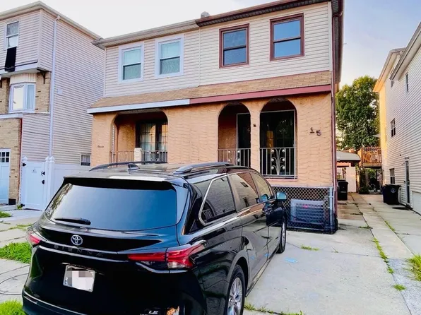 15 Lisa Ln, Staten Island, NY 10312