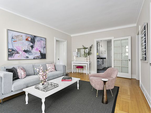 3rd image of 304 W 89th St #4C